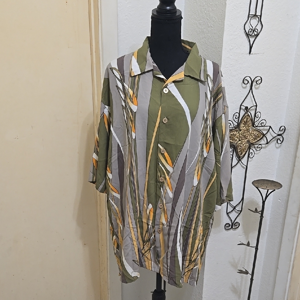 Casual Green and Gray Button Down Shirt with Artistic Pattern